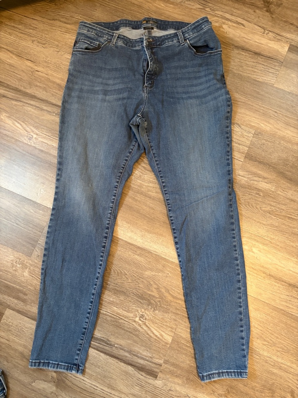 Lee Women's Dark Blue Skinny Jeans Size 18W
